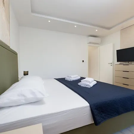 아파트 Fly 트로기르